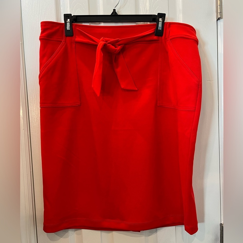 Women’s extra large red pencil skirt has stretch! Never worn! - Picture 1 of 3
